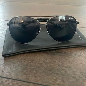 QUAY AUSTRALIA: VIVIENNE in Black/Smoke